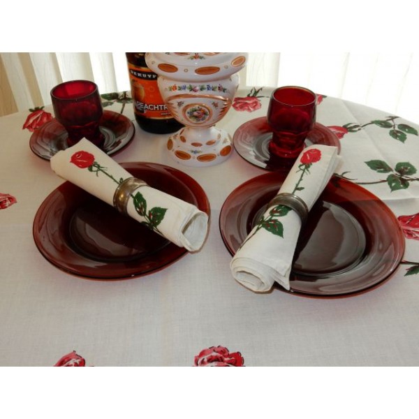 Bright Red Roses Medium Tablecloth with Napkins